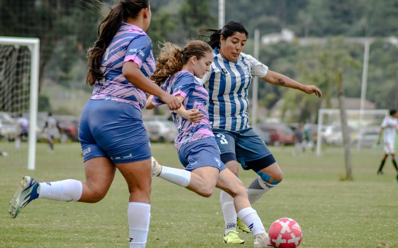 女性サッカー